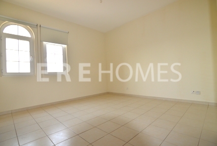 3 Cheques, Large 1 Bedroom In The Lofts Er R 7407