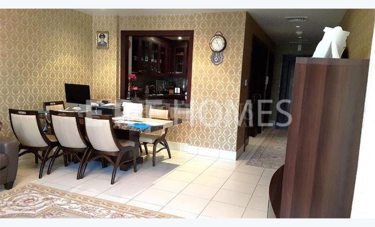 Beautiful Furnished One Bedroom Old Town Er R 12595