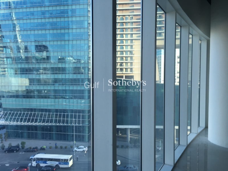 Glass Partitioned Office In Business Bay