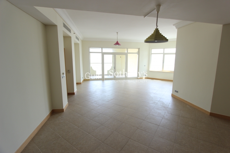 Immaculate 3br Apartment With White Goods