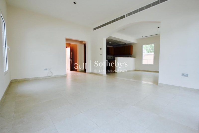 Huge 2 Bedroom In Tiara Residence Palm Jumeirah For Rent Available November 2014