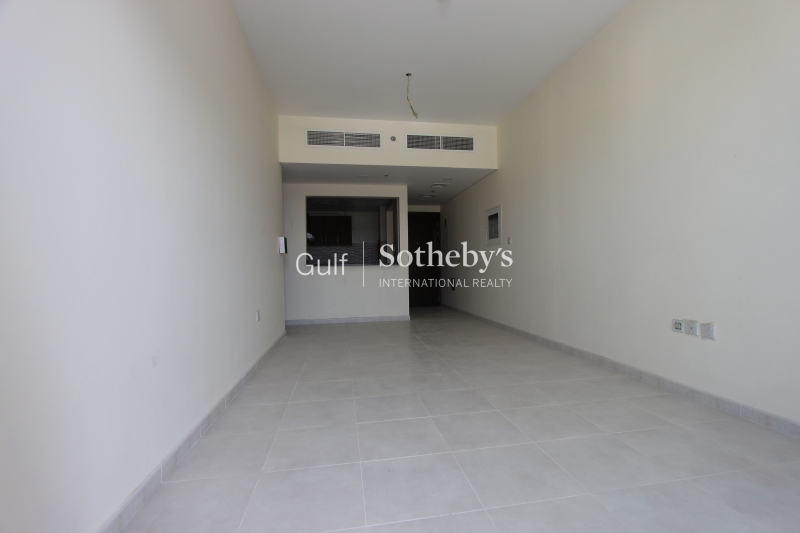 4 Cheques Spacious 1 Bedroom Emirates Garden With Balcony Er R 15440