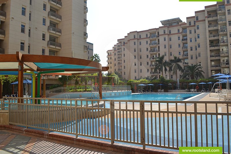 Pool View Apartment in Al Ghurair Center