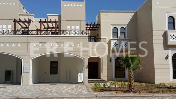 Brand New Townhouse Available Now. Superb Low Price!! Er R 11779