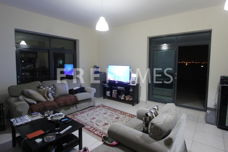 Large 2 Bed Plus Study In The Views Er R 16109