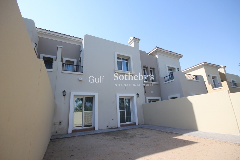 Seven Bed With Private Pool Er R 16585