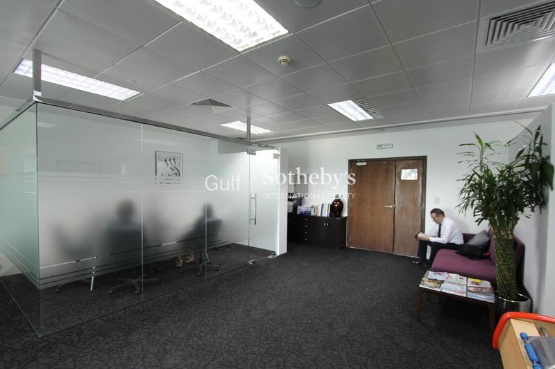 Spacious Fitted Office Near Metro-Difc