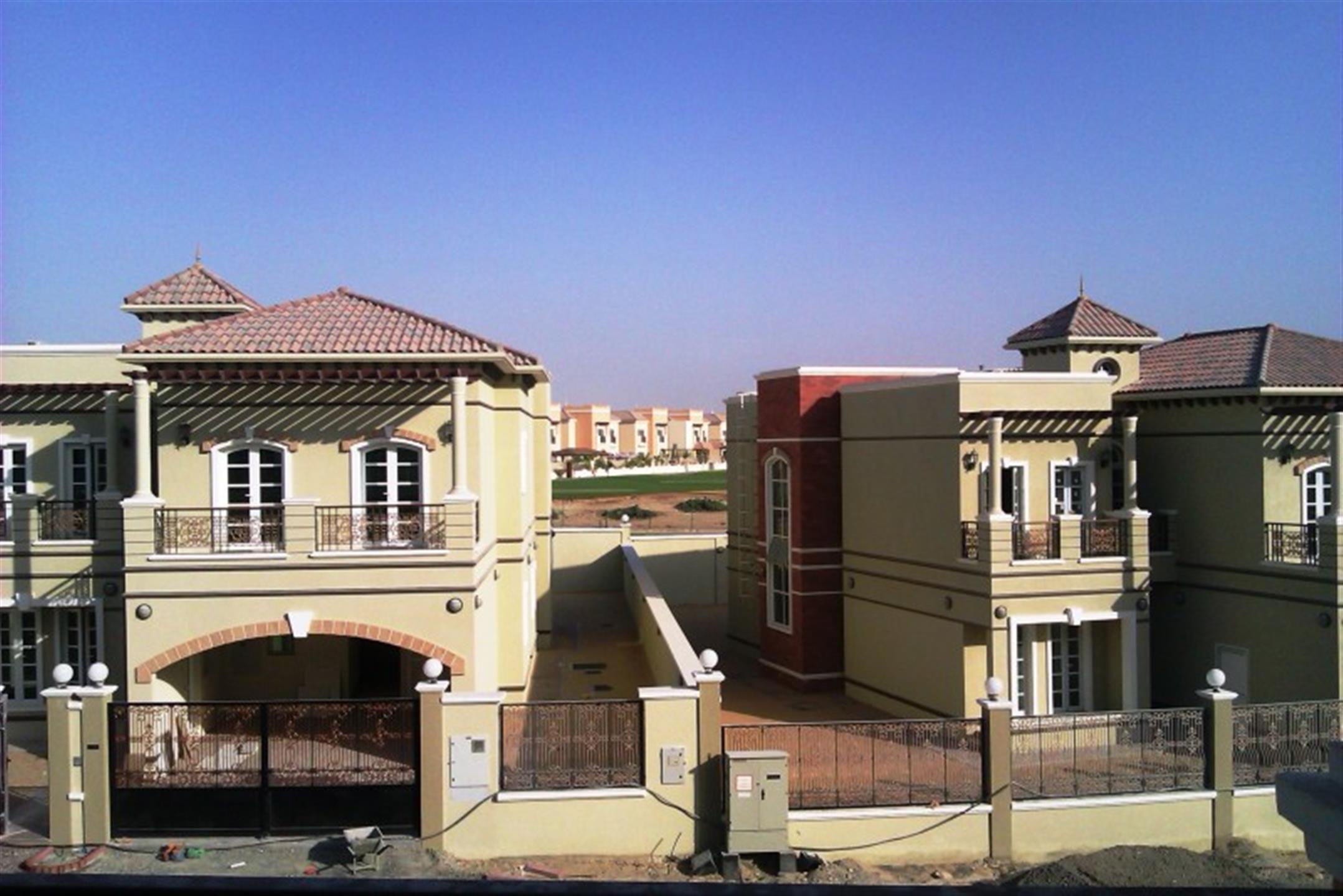 Vacant & Brand New 3 Bedroom End Type Townhouse At Dubai Sport City For Sale 
