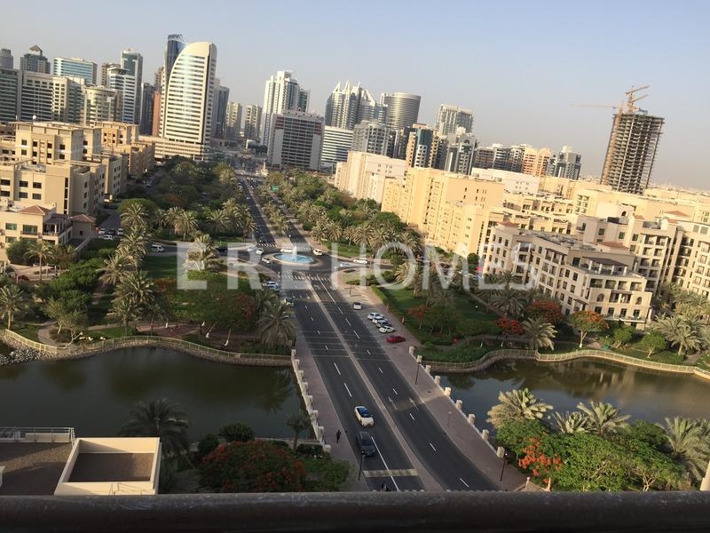 Incredible Canal View 1 Bed Apartment Golf Towers Er R 13418