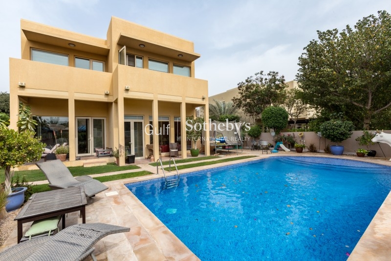 Private Type 8 Villa With A Pool And Vot