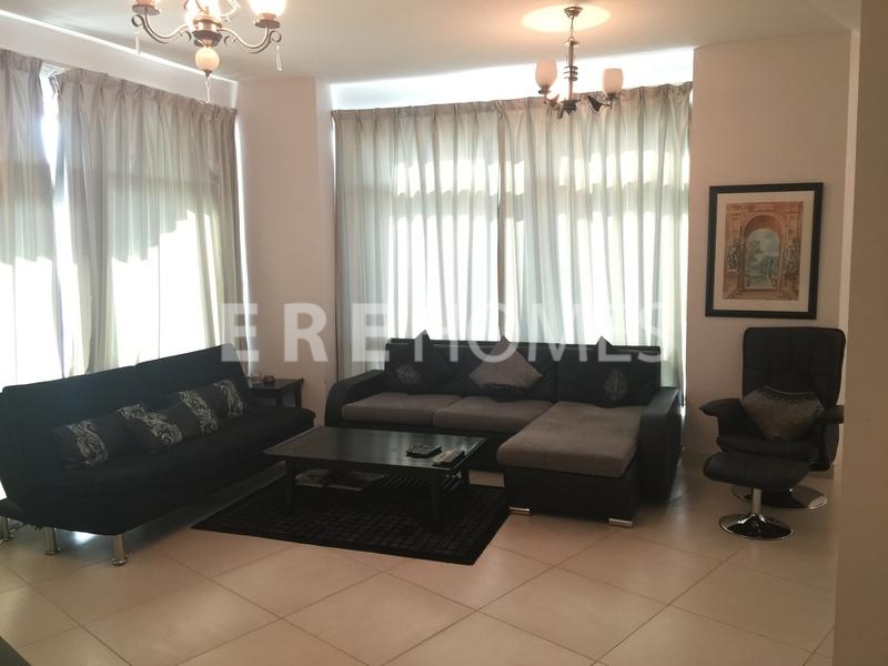 Beautifully Furnished 1 Bed, Lofts Central, 1060 Sqft, Downtown 140,000 Aed Er R 11664