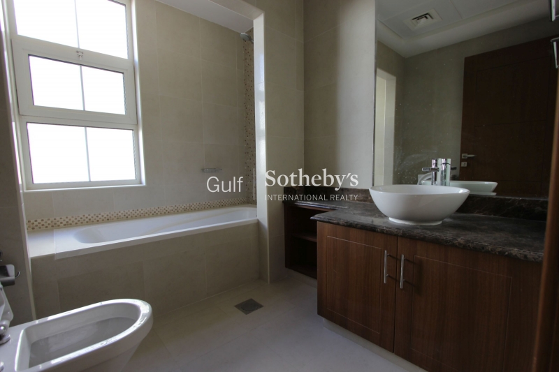 3 Bedroom Townhouse In Hayat Town Square