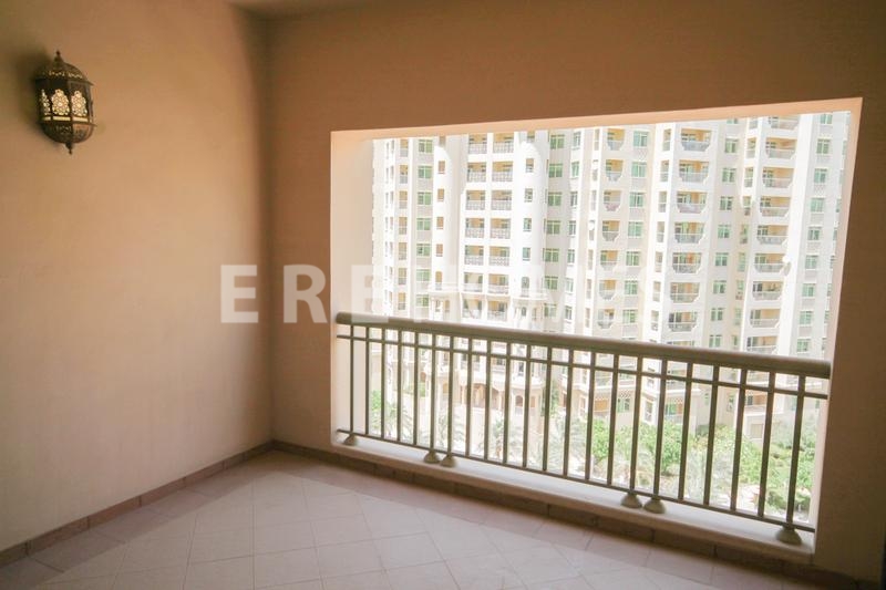 Palm Jumeirah Brand New 2 Bedroom Plus Maid C Type In Golden Mile With Full Sea View Er R 9187