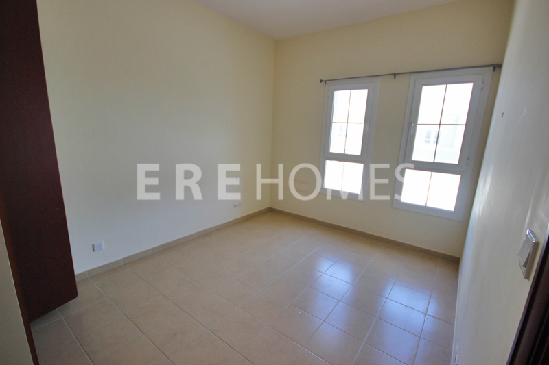 Fantastic 1 Bedroom Fully Furnished Spacious Apartment Fairview Residency Business Bay Dubai Er R 9765