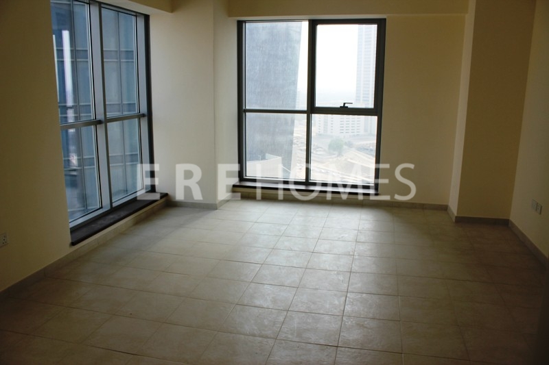 Available Now 3 Bedroom Plus Maids Room Executive Tower Business Bay Dubai Er R 10835