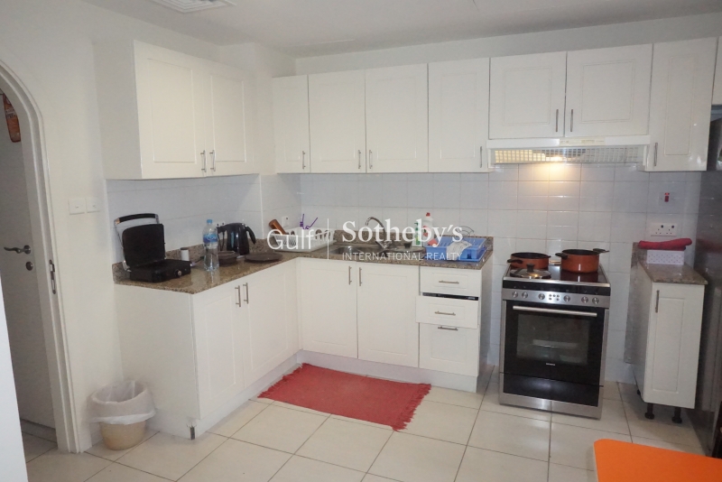 Stunning Two Bedroom Apartment With Full Canal View Er S 7643