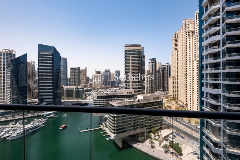 Superb 1 Bedroom Apartment In Bay Central