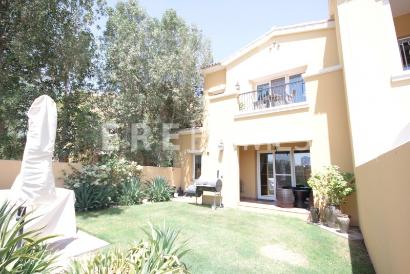 Tip Of The Fond Excellent Signature Villa Vacant Now Viewing Is A Must Er R 11927