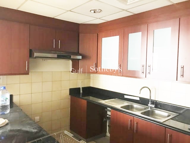Large 2 Bed In Lofts At 150k 1 Chq Er R 9821 