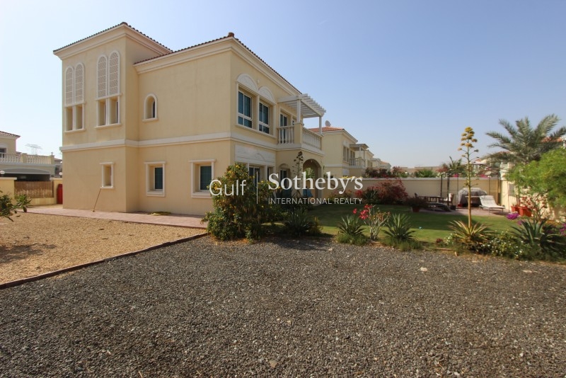 2 Bedroom Med Style Villa With Large Plot
